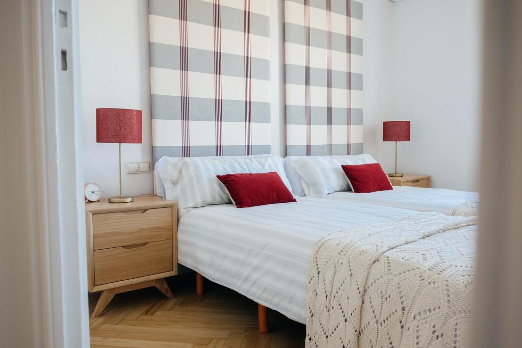 300m² 5 slaapkamer, 4 privé badkamer Appartement in Salamanca Madrid Buitenkant foto
